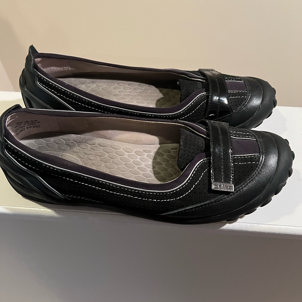 Women's Clarks Privos - Black • 11.5 / 12
